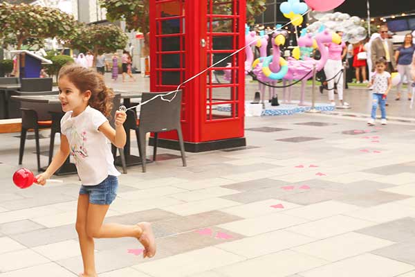 Street Marketing™ - The Level Kids operation in Dubaï 6 Street Marketing™